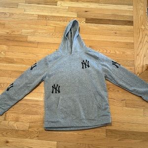 Grey Yankees hoodie